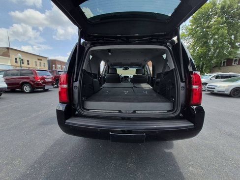 Used 2017 Chevrolet Tahoe LT w/ Luxury Package AWD/4WD image 32