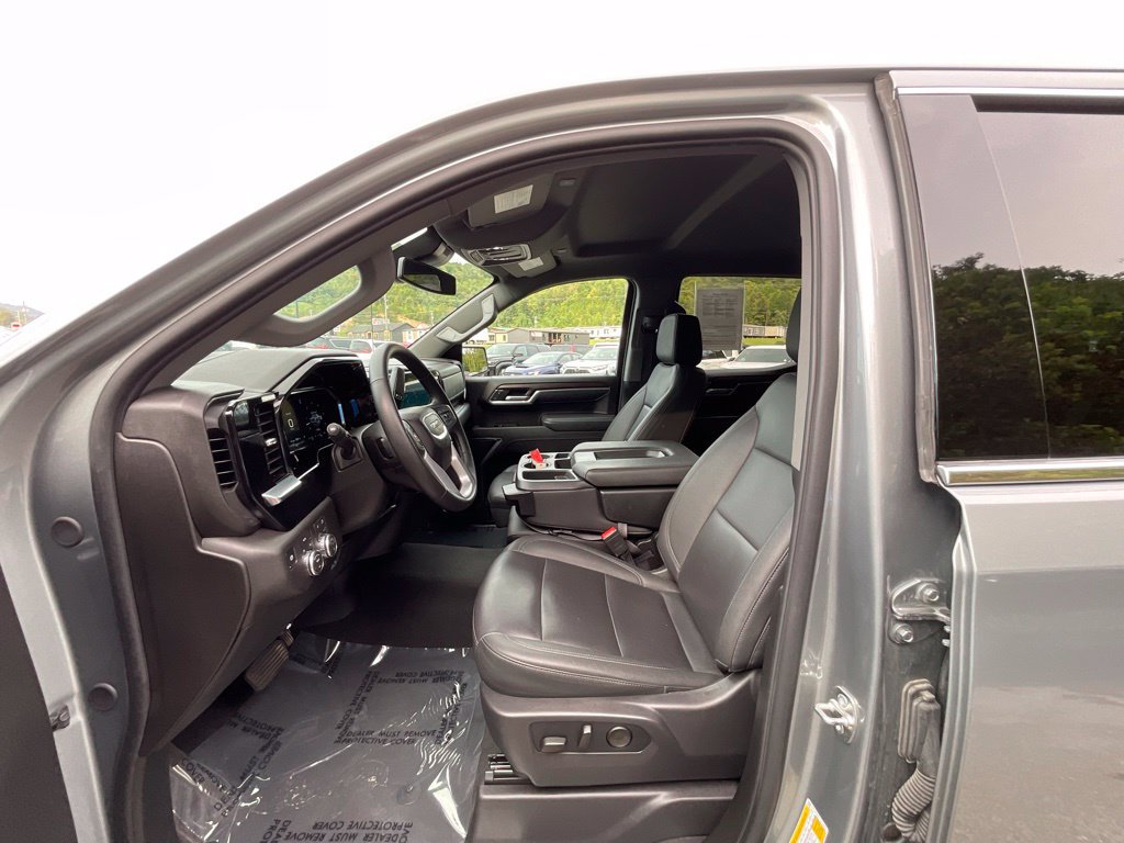 Used 2026 GMC Sierra 1500 SLT AWD/4WD image 9