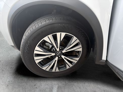 Used 2023 Nissan Rogue SV FWD image 46