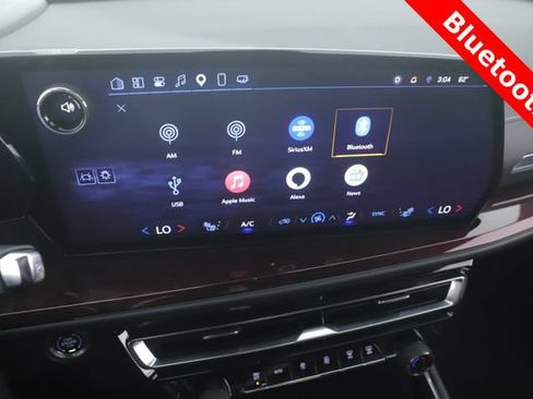 Used 2025 Chevrolet Traverse Z71 w/ LPO, Floor Liner Package AWD/4WD image 21