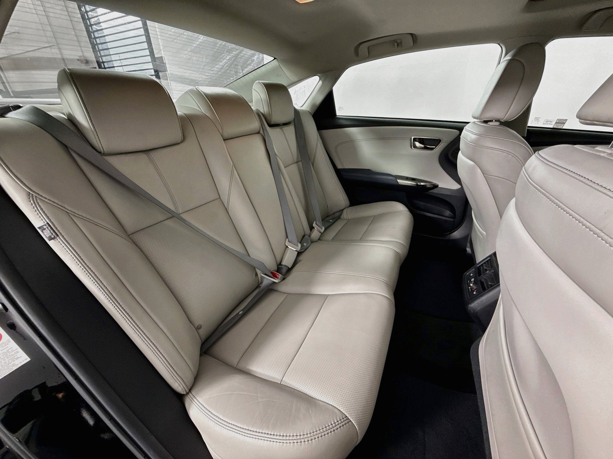 Used 2014 Toyota Avalon Limited w/ Technology Package FWD image 26