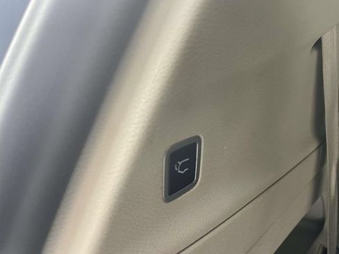 Used 2022 Chrysler Pacifica Touring-L FWD image 10