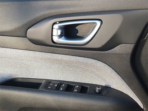 Certified 2024 Jeep Compass Sport image 29