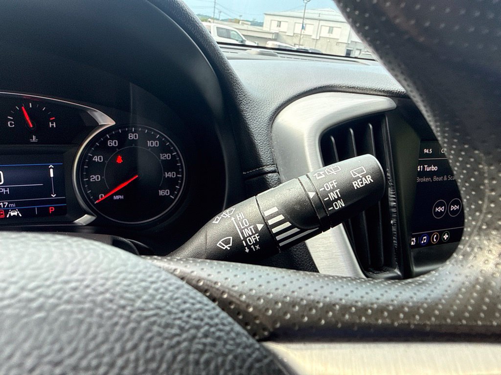 Used 2024 GMC Terrain SLE AWD/4WD image 19