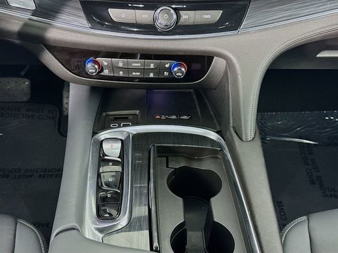 Used 2024 Buick Enclave Premium image 41