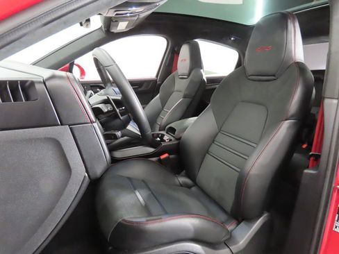 Certified 2025 Porsche Cayenne GTS AWD/4WD image 5