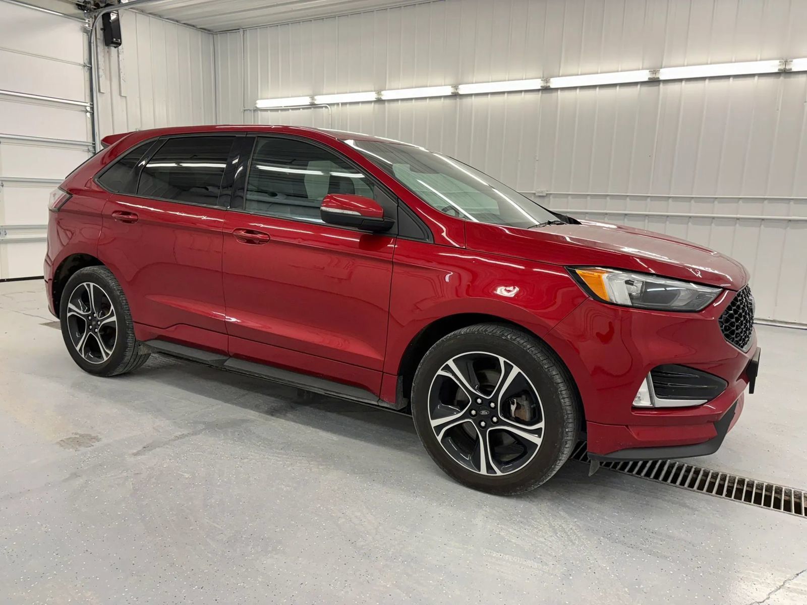 Used 2020 Ford Edge ST w/ Cold Weather Package AWD/4WD image 14