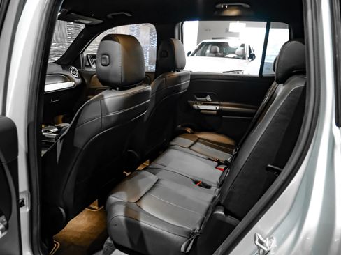 Used 2020 Mercedes-Benz GLB 250 image 32