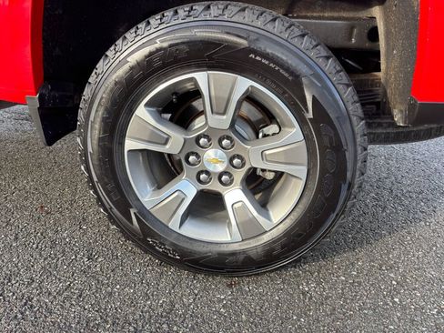 Used 2019 Chevrolet Colorado Z71 image 9