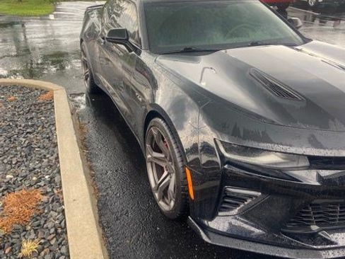 Used 2017 Chevrolet Camaro SS RWD image 2