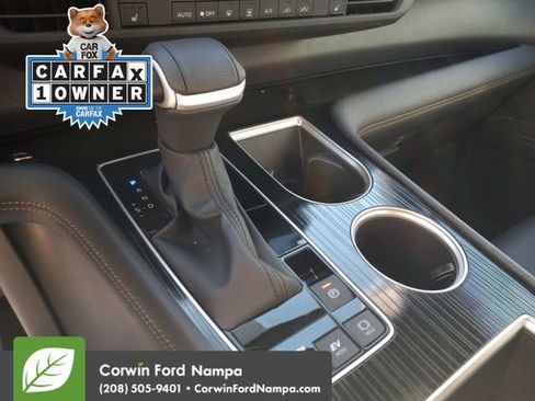 Used 2025 Toyota Sienna XLE Woodland Edition image 17