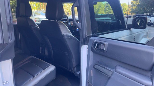 Used 2025 Ford Bronco Outer Banks AWD/4WD image 12