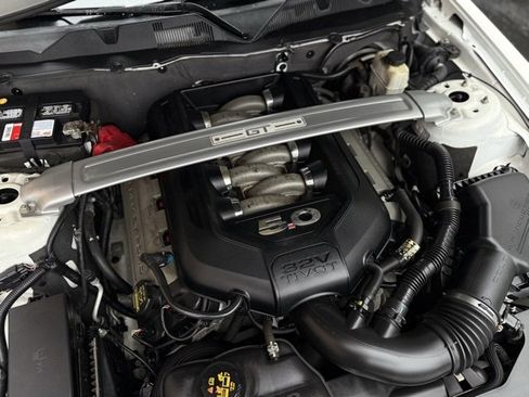 Used 2012 Ford Mustang GT Premium image 22