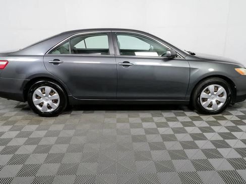 Used 2007 Toyota Camry LE FWD image 2