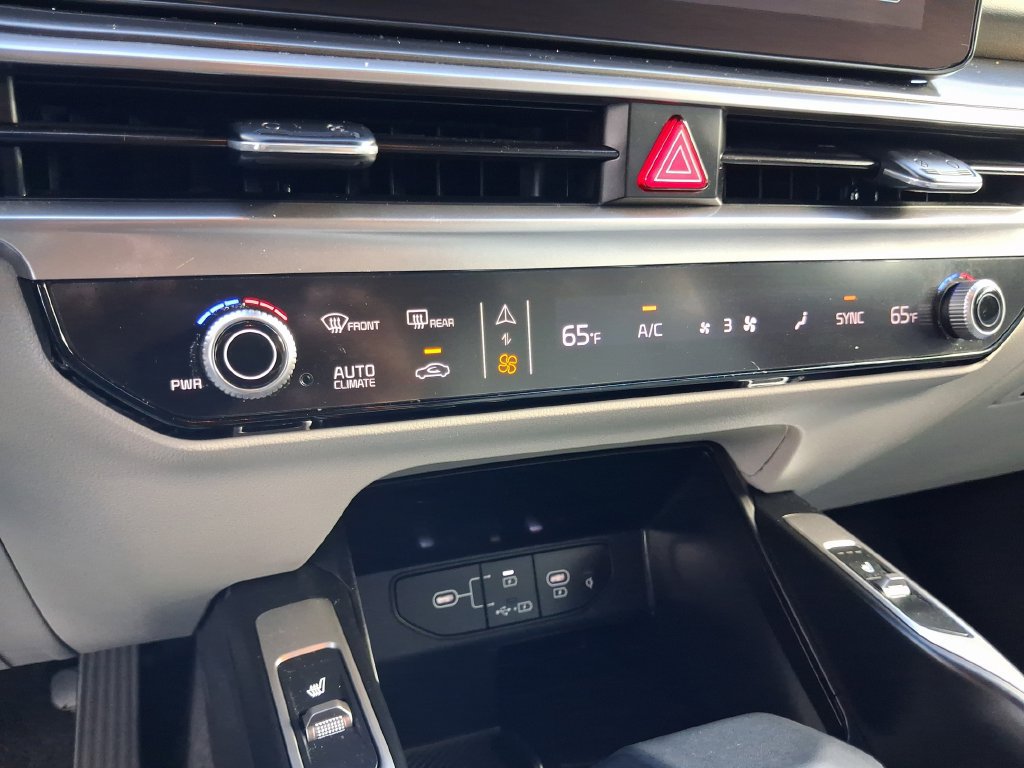 Used 2025 Kia Sorento S FWD image 20