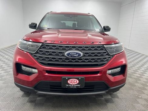 Used 2023 Ford Explorer XLT w/ Equipment Group 202A AWD/4WD image 3