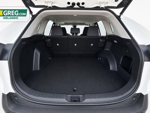 Used 2021 Toyota RAV4 XLE w/ Convenience Package FWD image 18