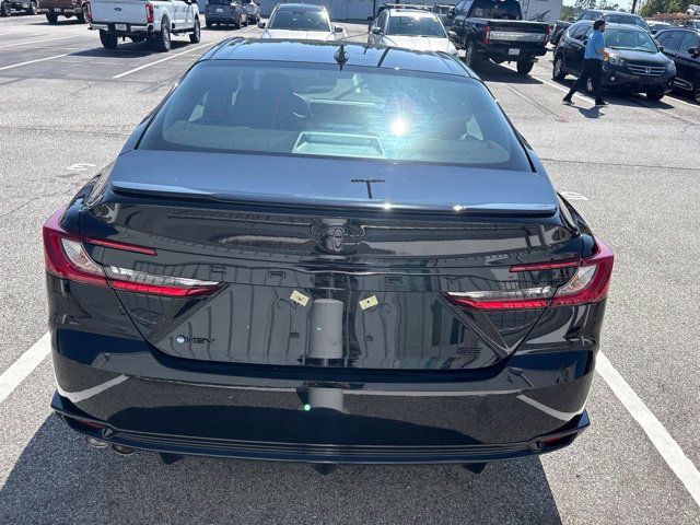 Used 2026 Toyota Camry Hybrid w/ Convenience Package FWD image 5
