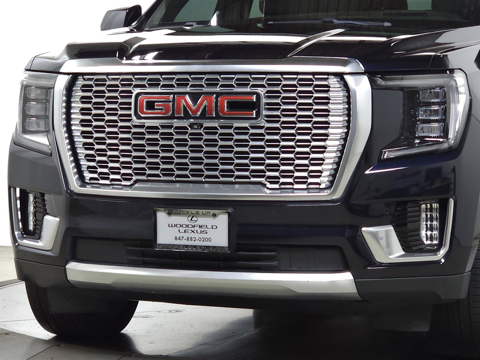 Used 2021 GMC Yukon Denali AWD/4WD image 3