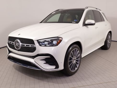 Used 2024 Mercedes-Benz GLE 450 4MATIC image 3