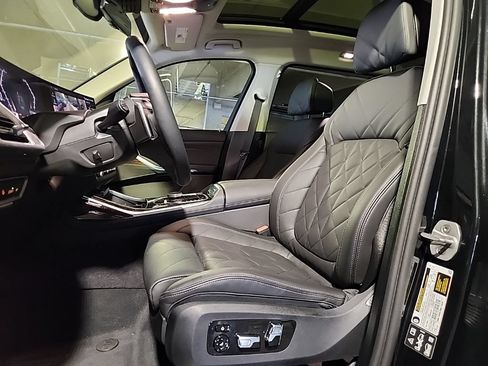 Used 2026 BMW X7 xDrive40i AWD/4WD image 2