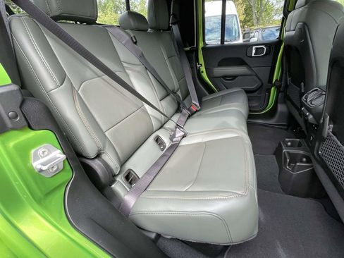 New 2025 Jeep Gladiator Mojave image 31