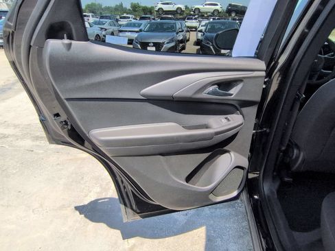 Used 2025 Chevrolet TrailBlazer LT AWD/4WD image 26