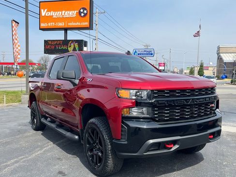 Used 2021 Chevrolet Silverado 1500 Custom Trail Boss w/ LPO, Dark Essentials Package image 2