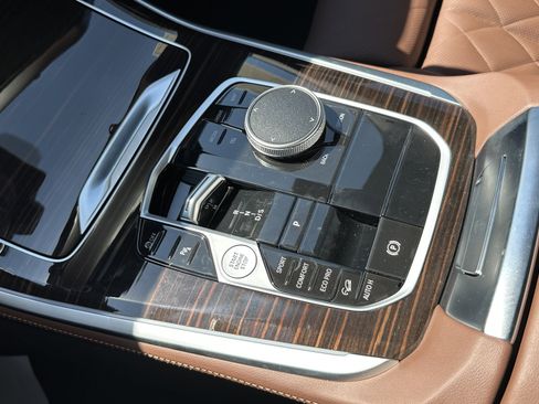 Used 2026 BMW X5 xDrive40i w/ M Sport Package image 24