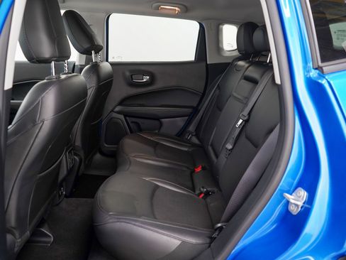 Used 2019 Jeep Compass Latitude w/ Cold Weather Group image 13