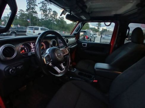Used 2019 Jeep Wrangler Unlimited Sahara image 19