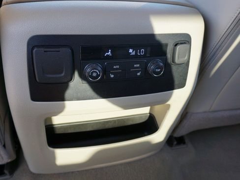 Used 2018 GMC Yukon Denali image 35