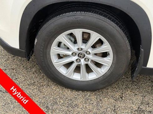 Used 2024 Toyota Grand Highlander XLE FWD image 10