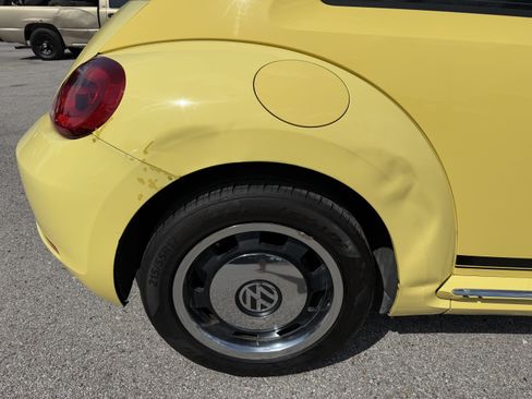 Used 2012 Volkswagen Beetle 2.5 FWD image 8