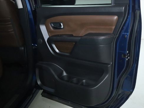 Used 2017 Nissan Titan Platinum Reserve image 28