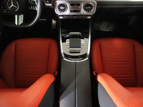 Used 2025 Mercedes-Benz G 550 image 17