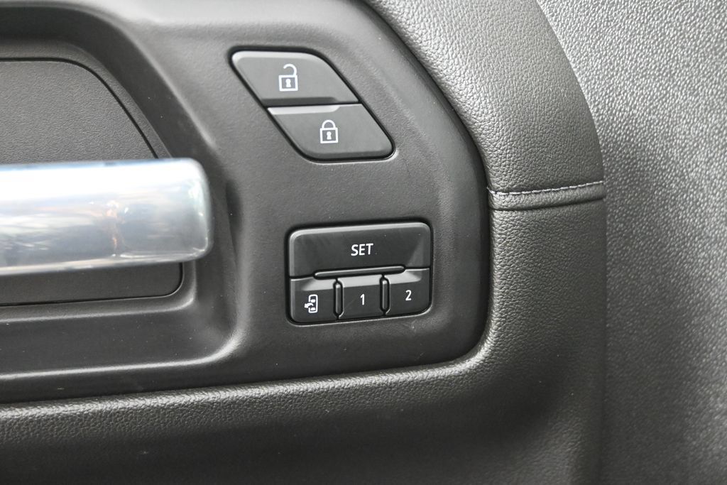 Used 2022 Chevrolet Silverado 1500 High Country AWD/4WD image 20