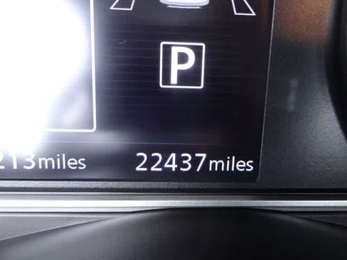Used 2025 Nissan Versa SV FWD image 16