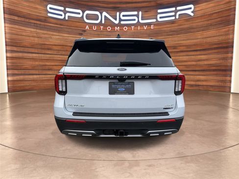 New 2026 Ford Explorer Active w/ Active Comfort Package image 5