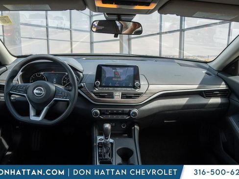 Used 2025 Nissan Altima 2.5 SV AWD/4WD image 4