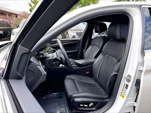 Used 2021 BMW 540i RWD image 25