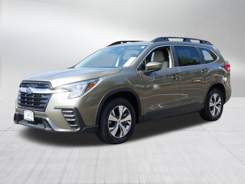 Used 2025 Subaru Ascent Premium AWD/4WD image 3
