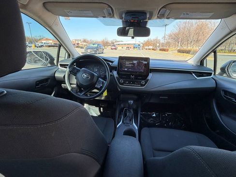 Used 2025 Toyota Corolla LE image 10