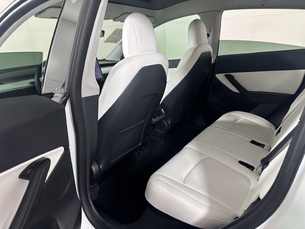 Used 2021 Tesla Model Y Long Range AWD/4WD image 23