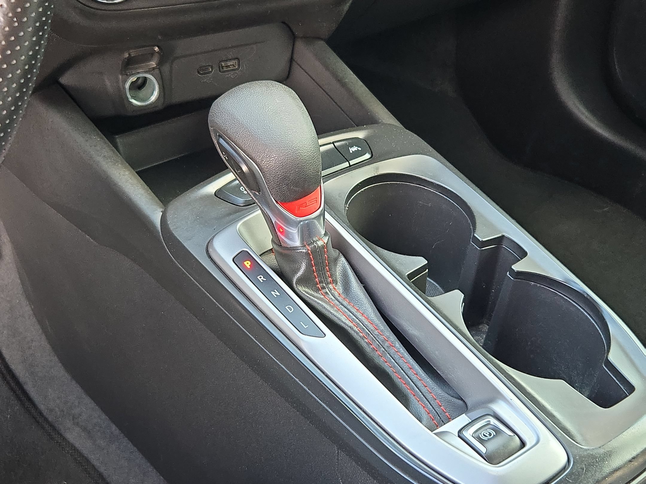Used 2024 Chevrolet Trax RS FWD image 19