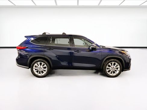 Used 2021 Toyota Highlander Limited FWD image 26