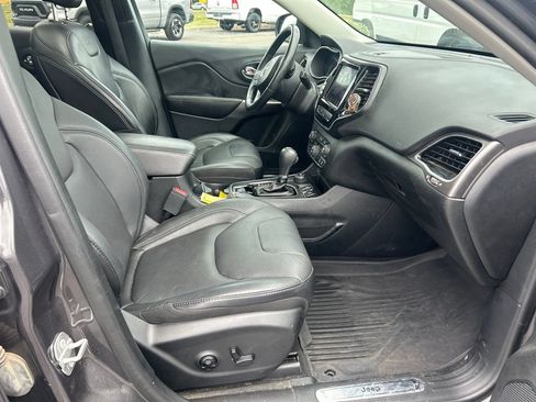 Used 2019 Jeep Cherokee Limited AWD/4WD image 15