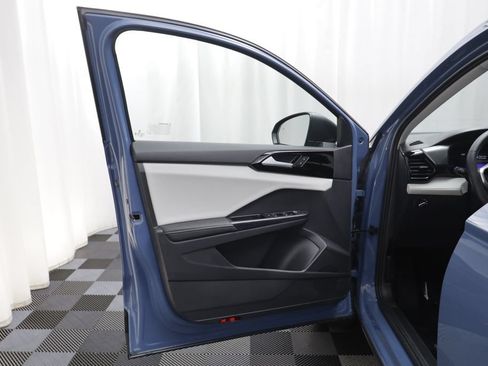 Used 2025 Volkswagen Taos S AWD/4WD image 4