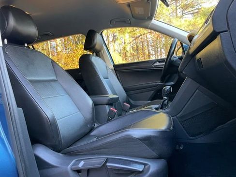 Used 2018 Volkswagen Tiguan SE image 19