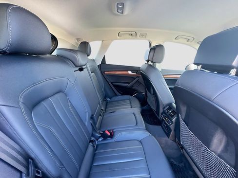 Used 2021 Audi Q5 2.0T Premium w/ Convenience Package image 29